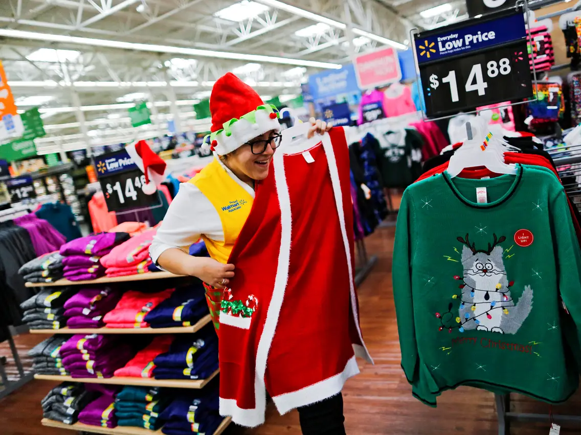 Walmart plans to hire 40,000 workers for holiday season