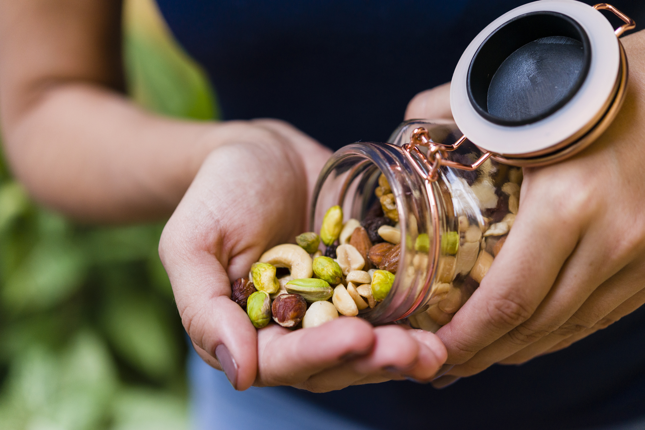 Best healthy snacks for truckers on the road