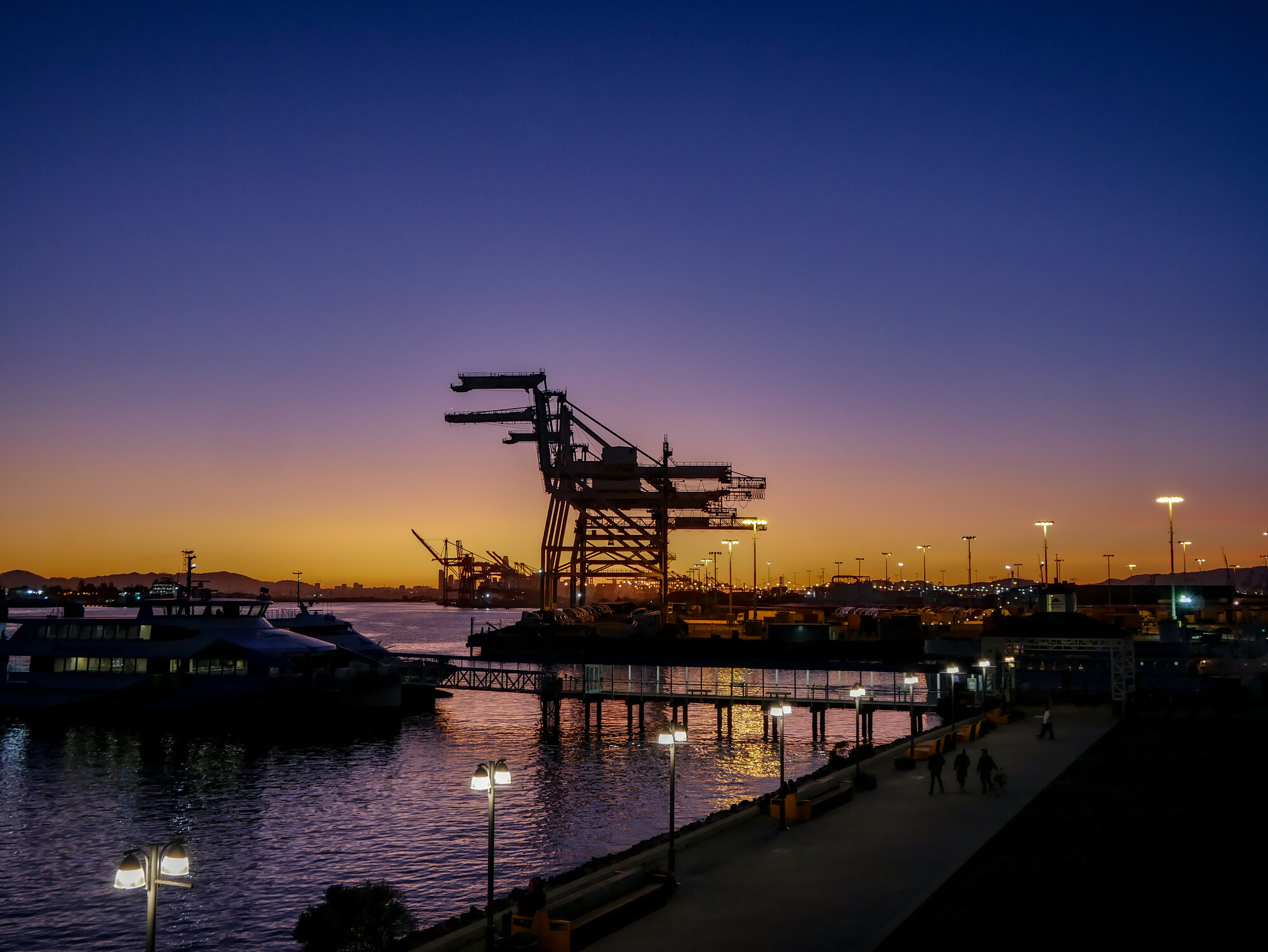 Port of Oakland reopens as AB5 trucker protest moves to a “Free Speech Zone” 