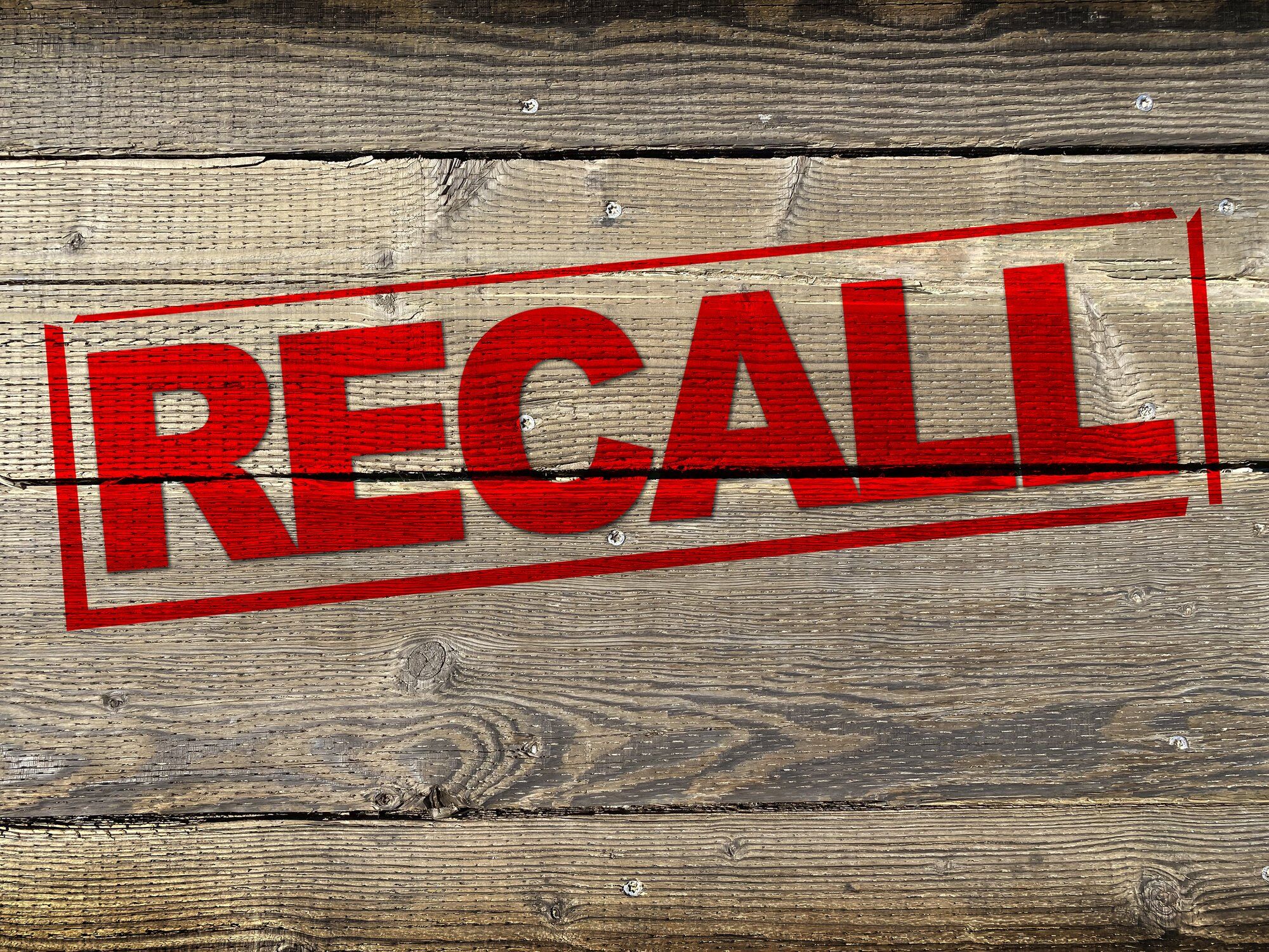 Nearly 1400 Daimler trucks were recalled for unexpected engine shutdown