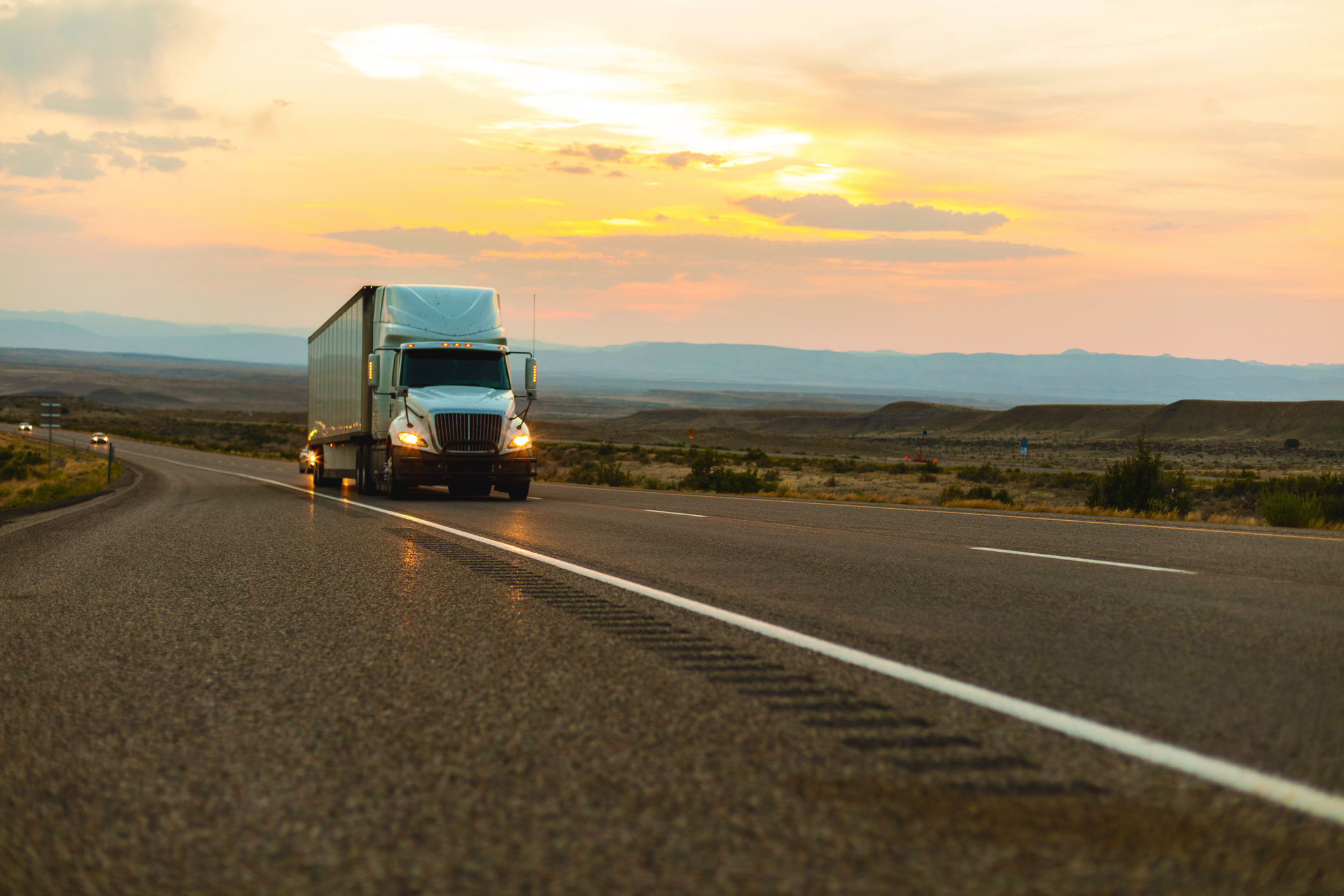 Trucking 101 – A guide for those considering a career in trucking