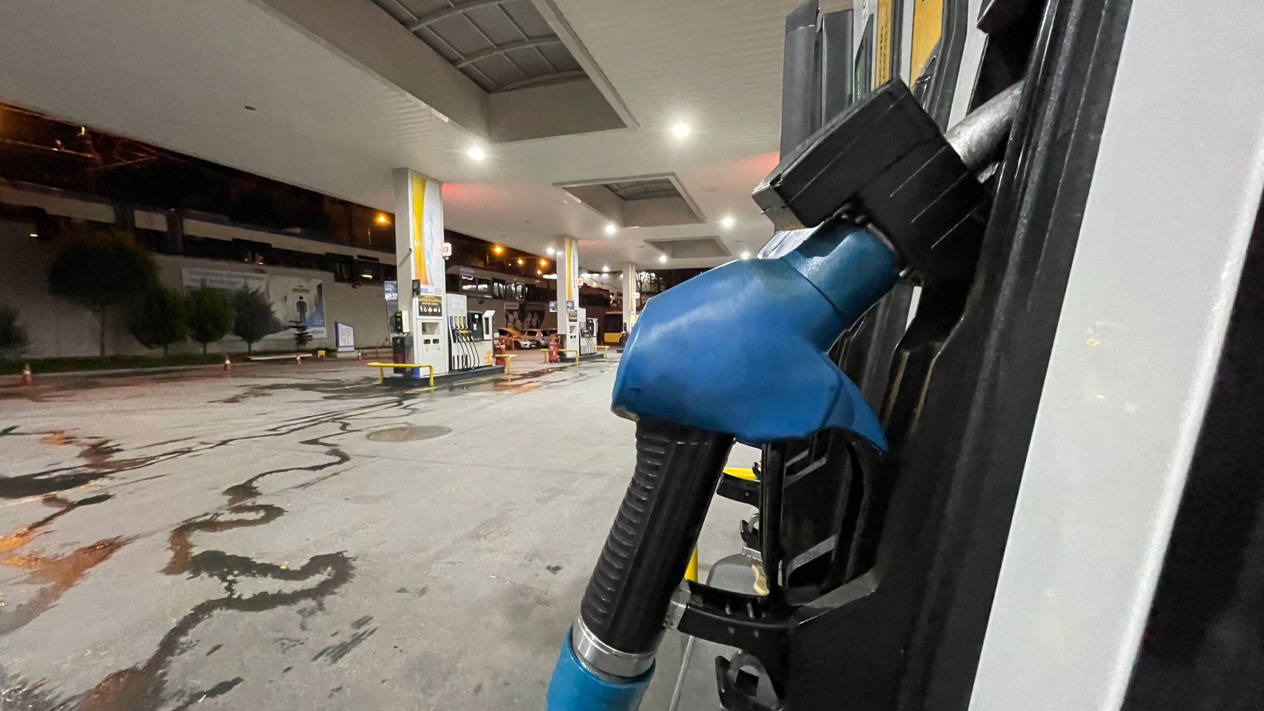 Biden to oil industry: “Don’t raise prices as hurricane nears”