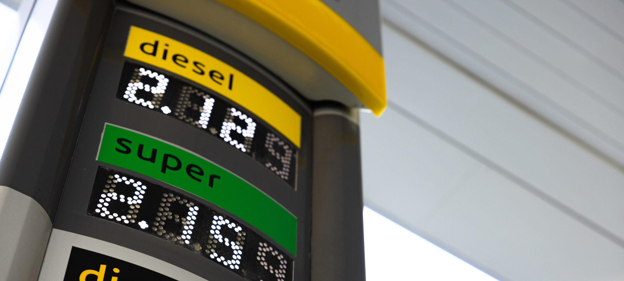 U.S. sees stable diesel prices, supply shortage unlikely