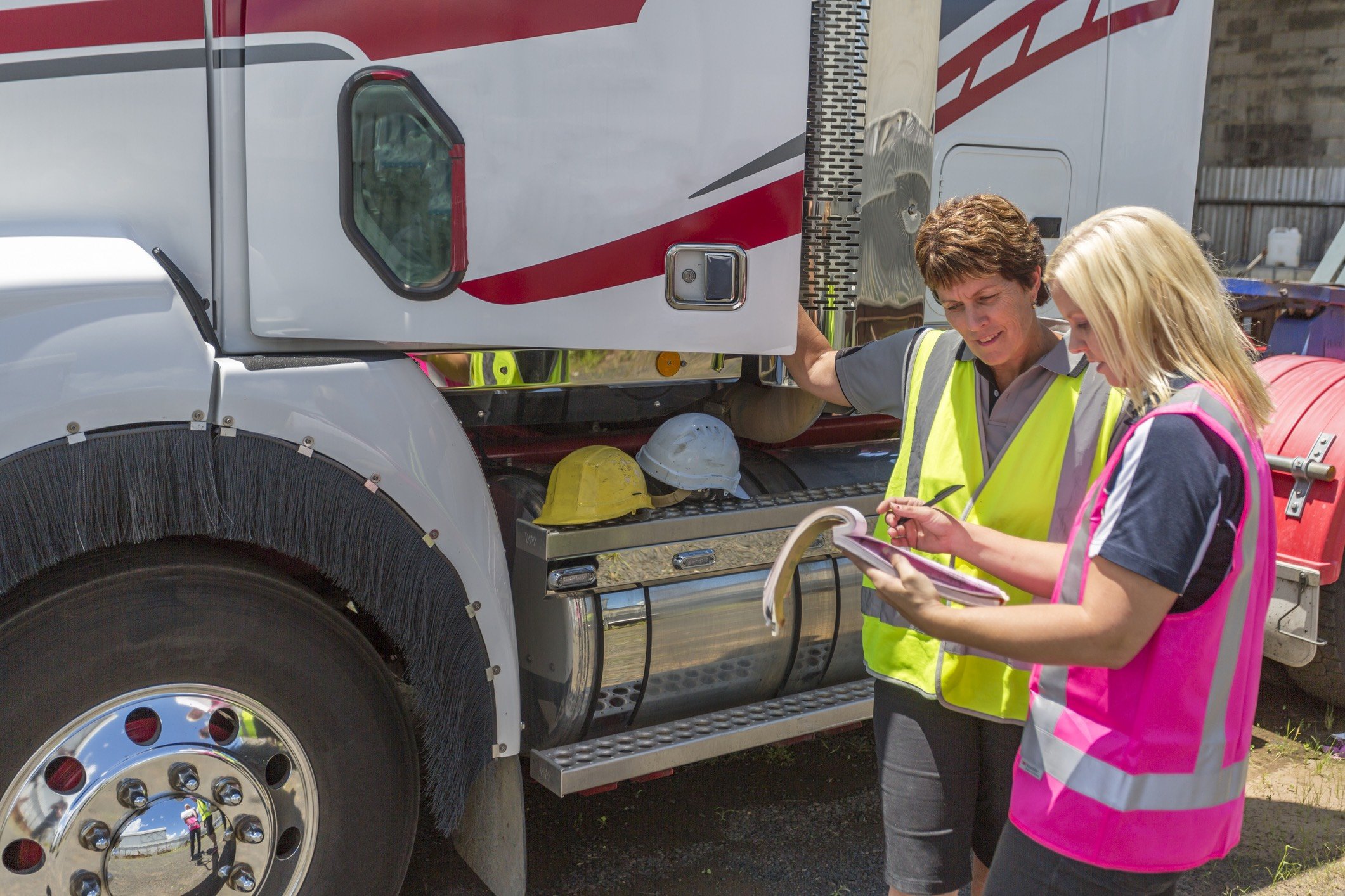 FMCSA’s Women of Trucking board investigates crime prevention