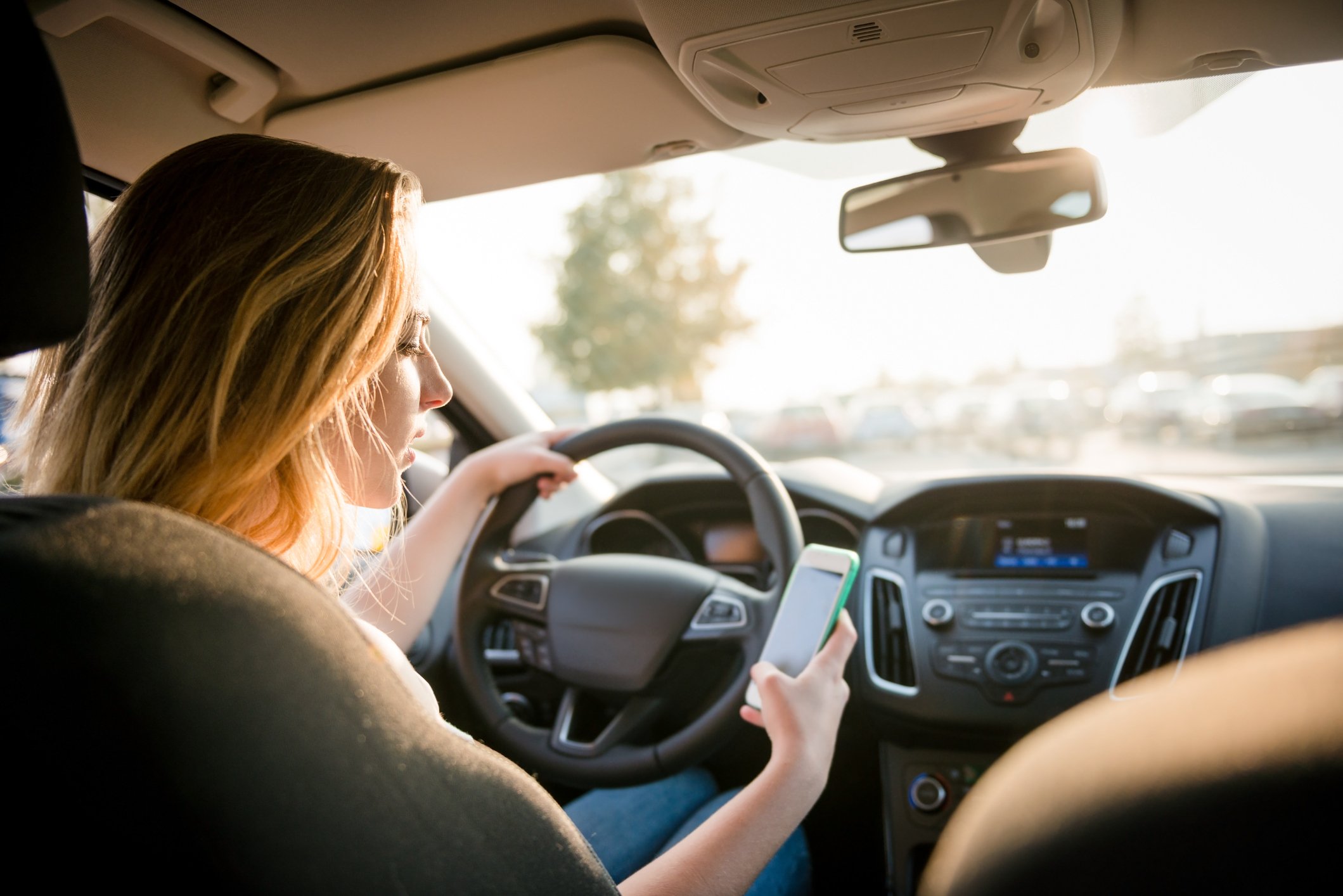 Tech and defensive driving techniques: Combating distracted driving