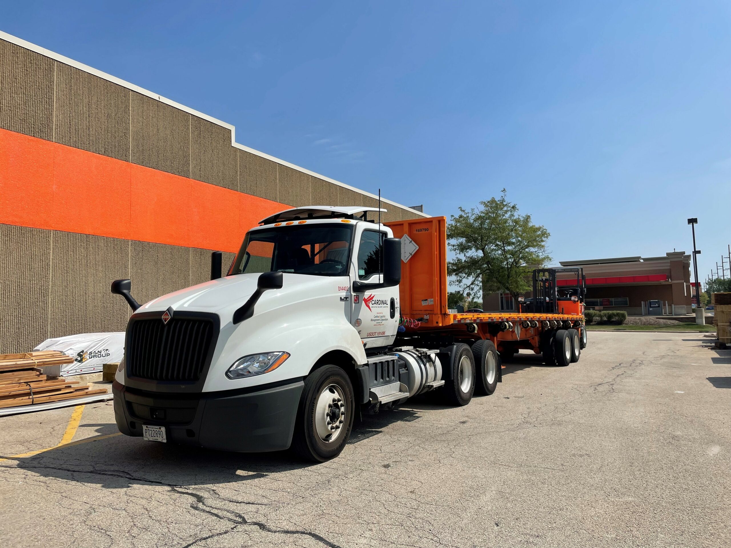 Driver Austin Dunaway enjoys his home-daily dedicated position with Cardinal Logistics