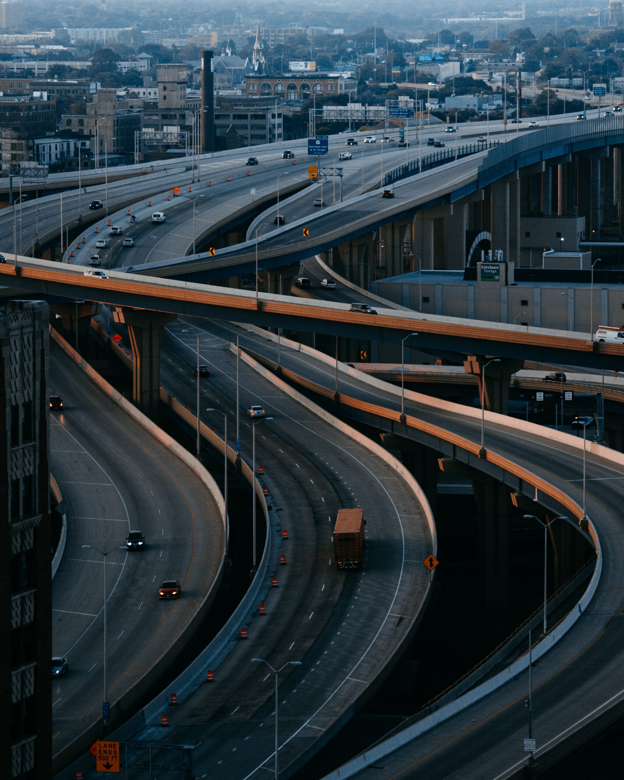 Big Rigs to be Kept in Right Lane by New Mexico’s Bill