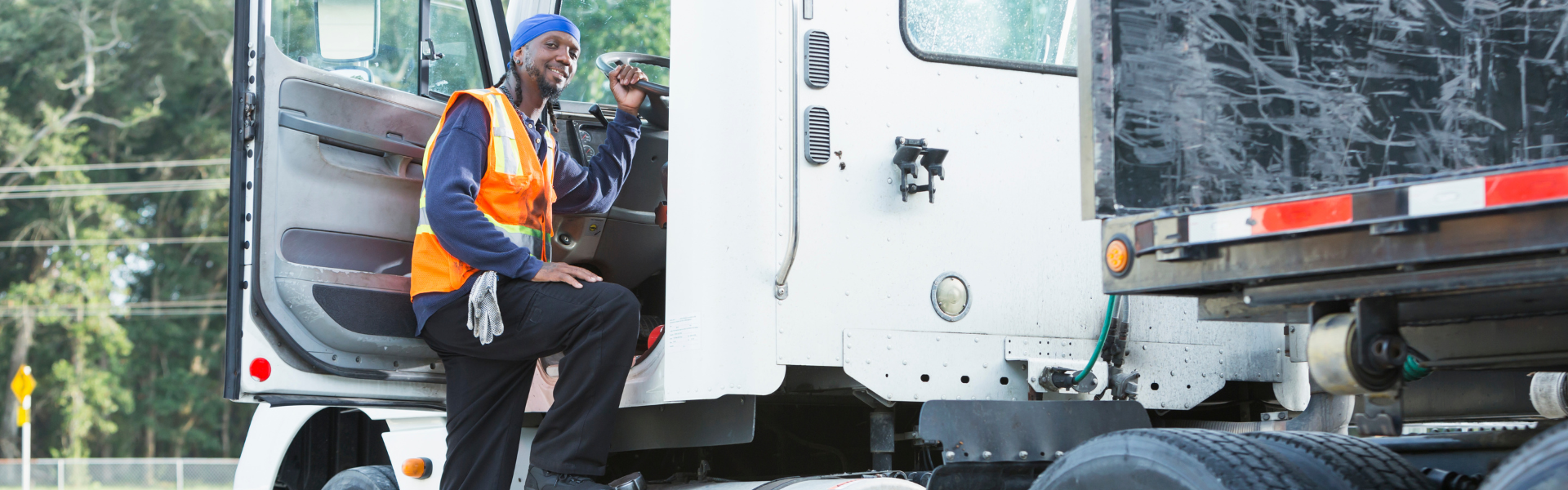 The Advantages and Disadvantages of Being a Company Driver vs. an Owner-Operator