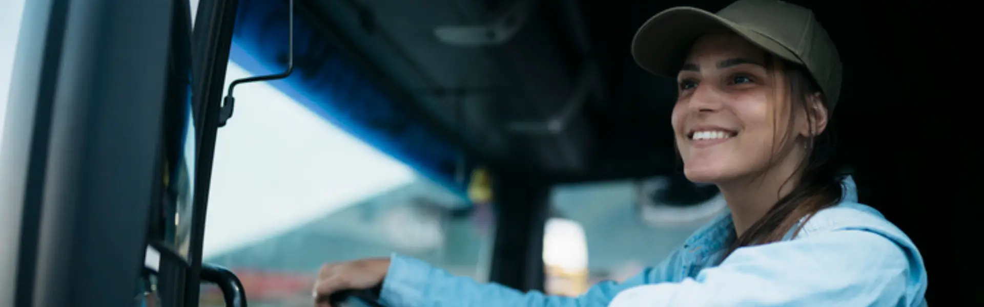 Washington Policy Makers Meet with Women Trucking Leaders