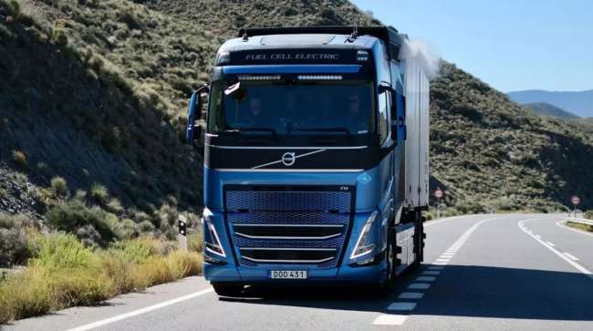 Volvo-FCEV-1200