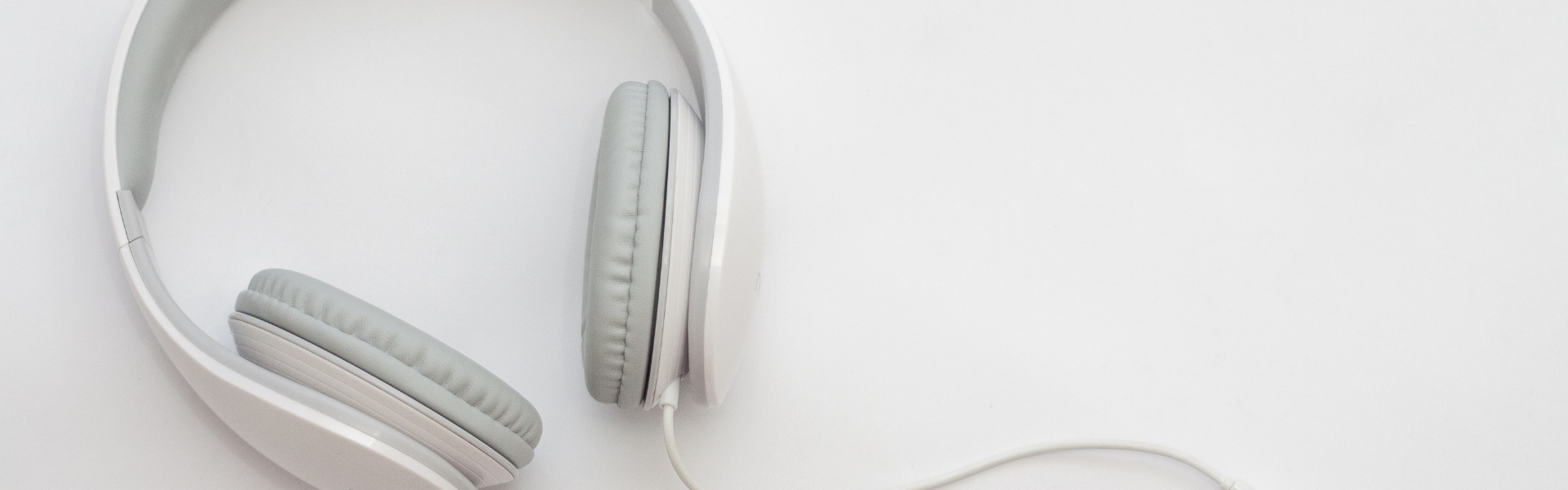 The Ultimate Guide to Music and Audiobooks for Truck Drivers