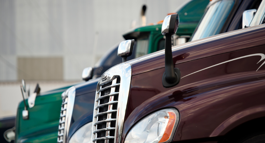 FMCSA has renewed a five-year exemption that allows specialized carriers hauling oversize or overweight loads to skip the 30-minute rest break. Here’s what truck drivers need to know about how this update affects permitted hauls, parking challenges, and day-to-day operations.
