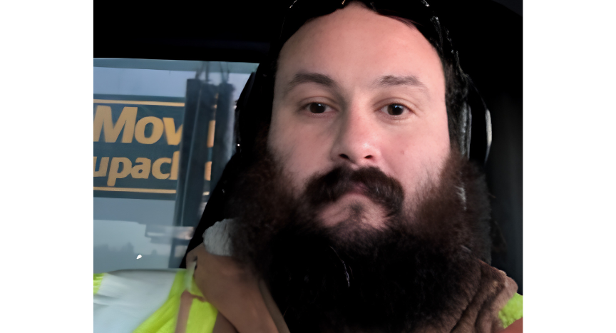 ABF Freight driver Nigel Hunt was recognized as a TCA Highway Angel after helping a motorist involved in a rollover crash near Tehachapi, California.