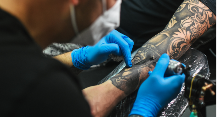Trucking tattoos can represent particular trucks, familiar roads, career milestones, family, and memorials, preserving the stories behind years on the road.